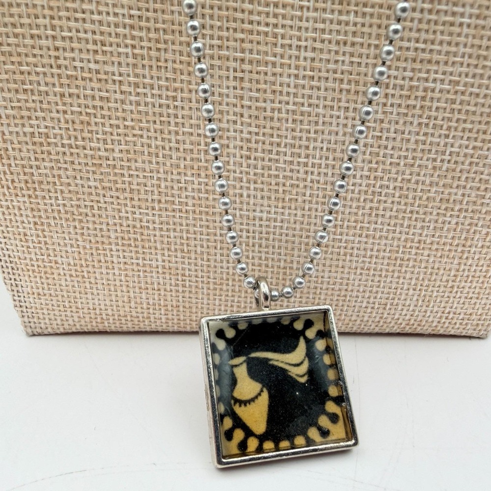 Vintage Y2K Silver Tone Ball Chain Hand-Painted Vase‎ Pendant Necklace Jewelry